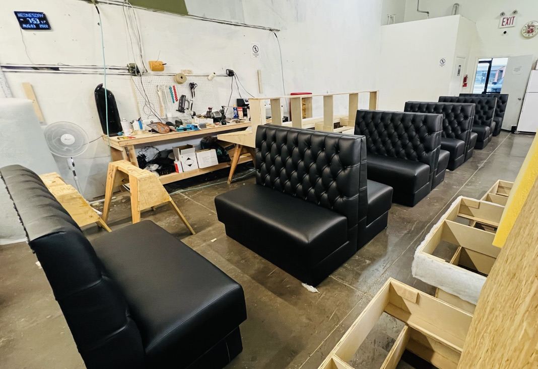 Black Tufted Double Booth Rows Workshop