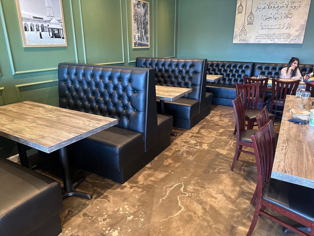 Florida Black Tufted Green Wall Cafe