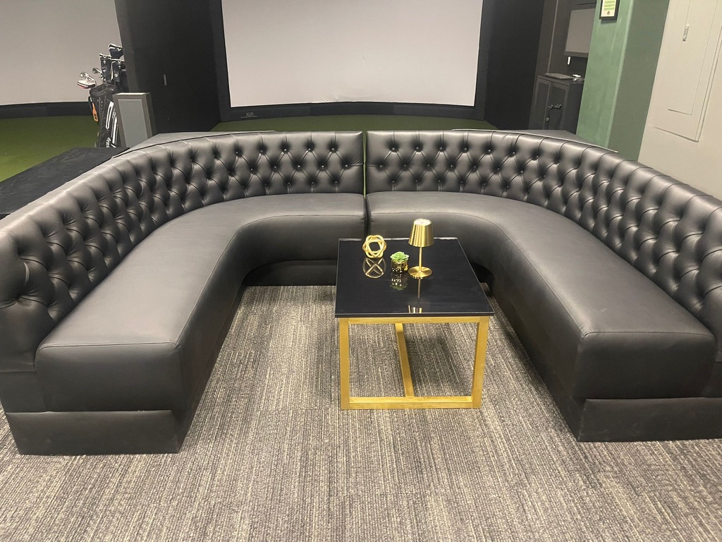lounge u booth —
