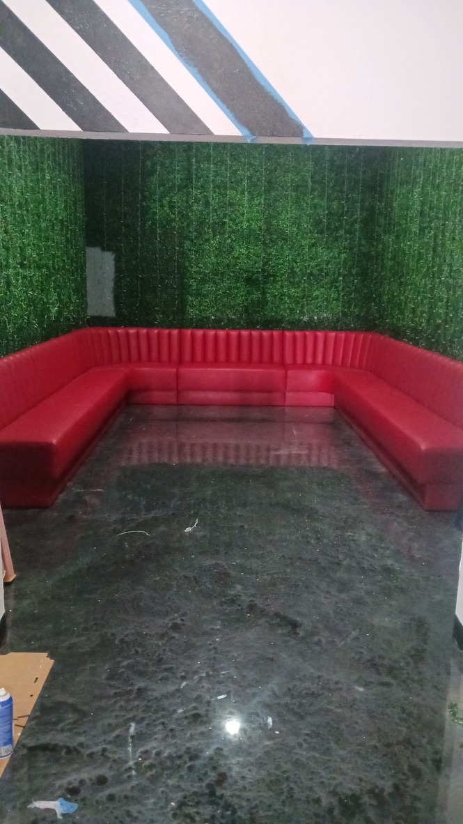 red channel u banquette room — onsite seating photograph