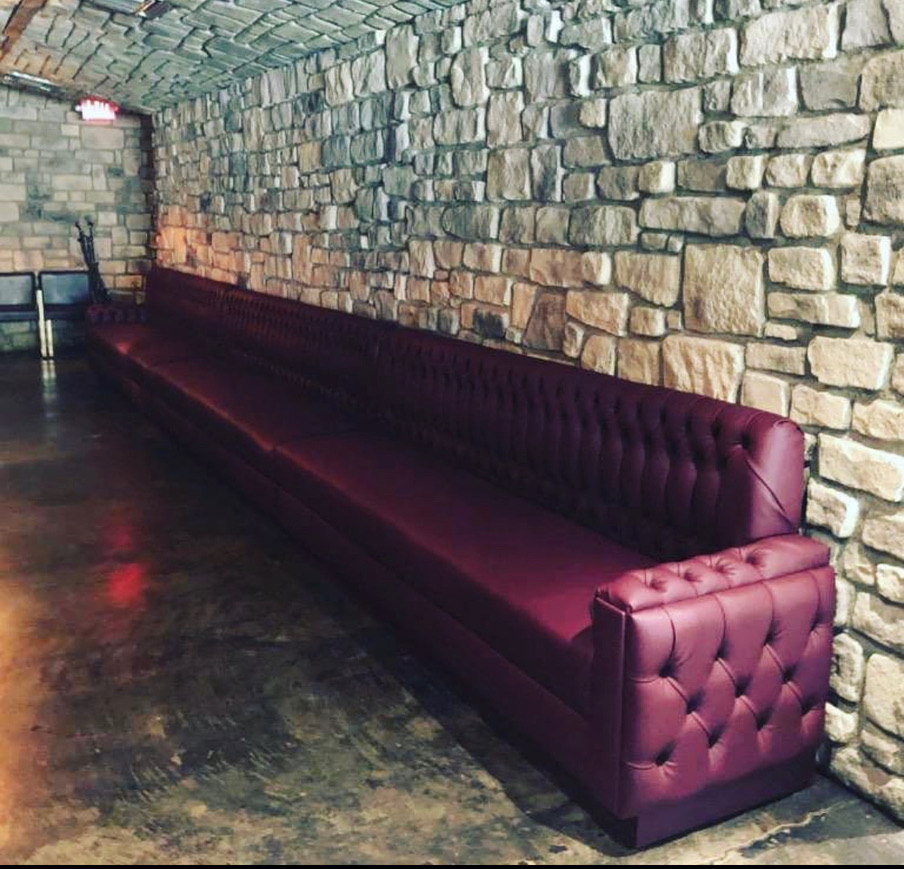 Scottsdale Kazimierz Candidate Burgundy Tufted Banquette