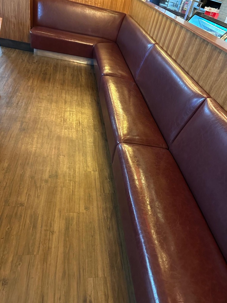Banquette seating at Olive & Ivy, Phoenix Sky Harbor