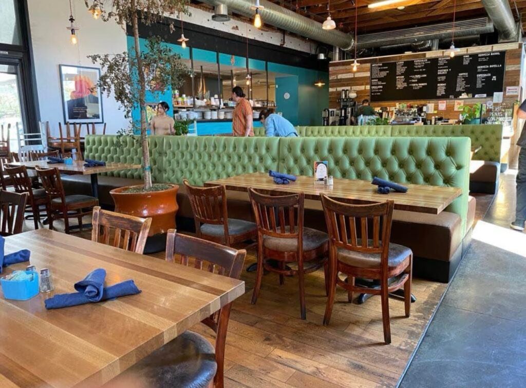 custom commercial booths for restaurants and cafes